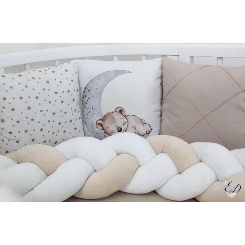 Sleeping bear ágynemű szett közeli párna