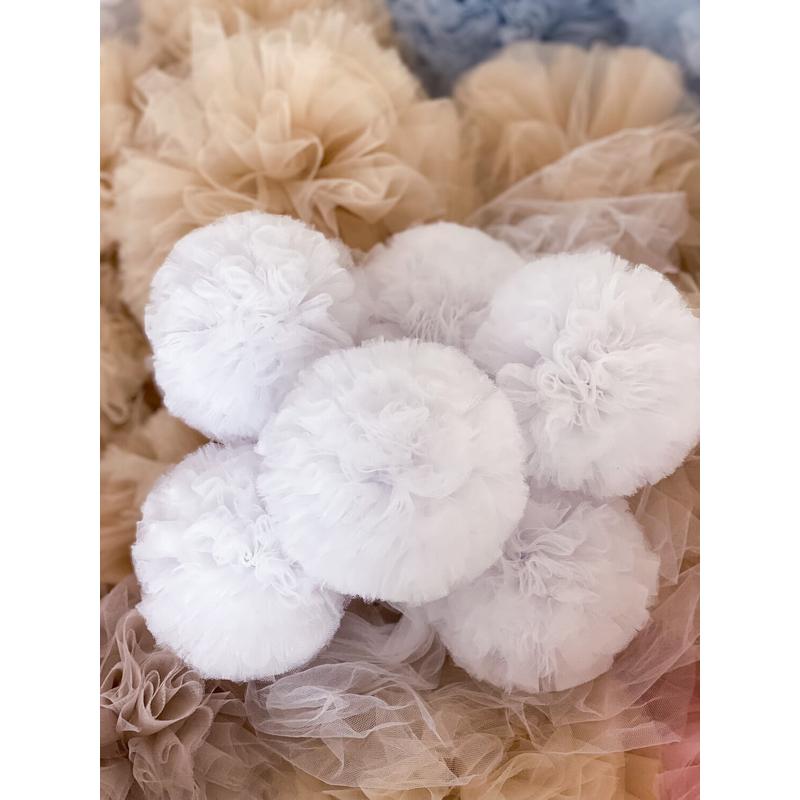 Fehér pom-pon