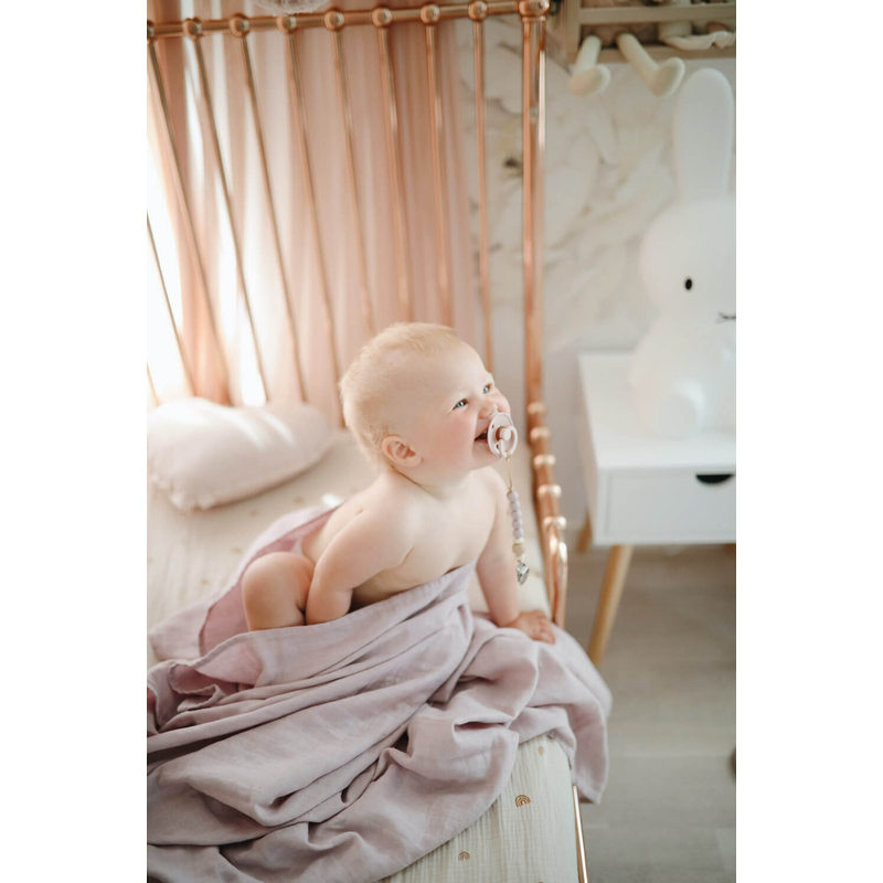 Mushie muszlin pólya halvány mályva babával